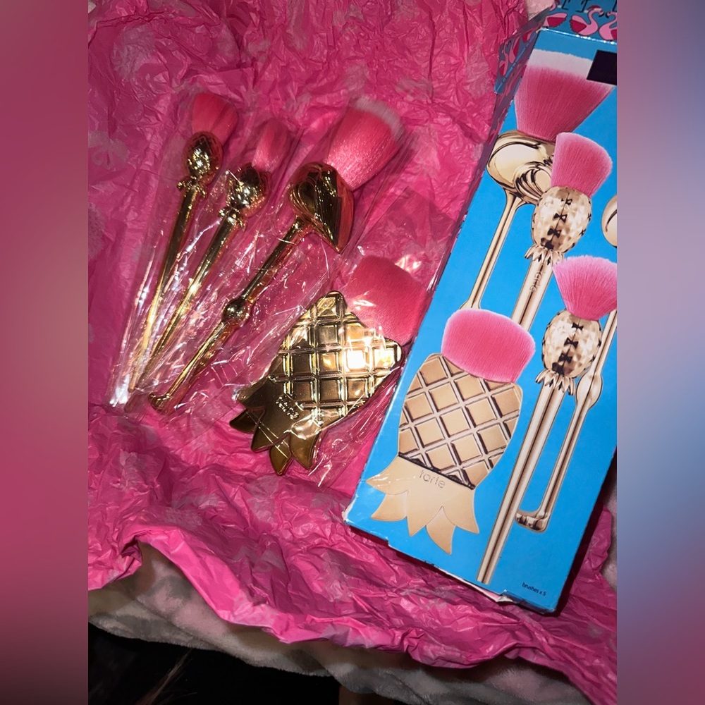 Tarte limited edition makeup brush set